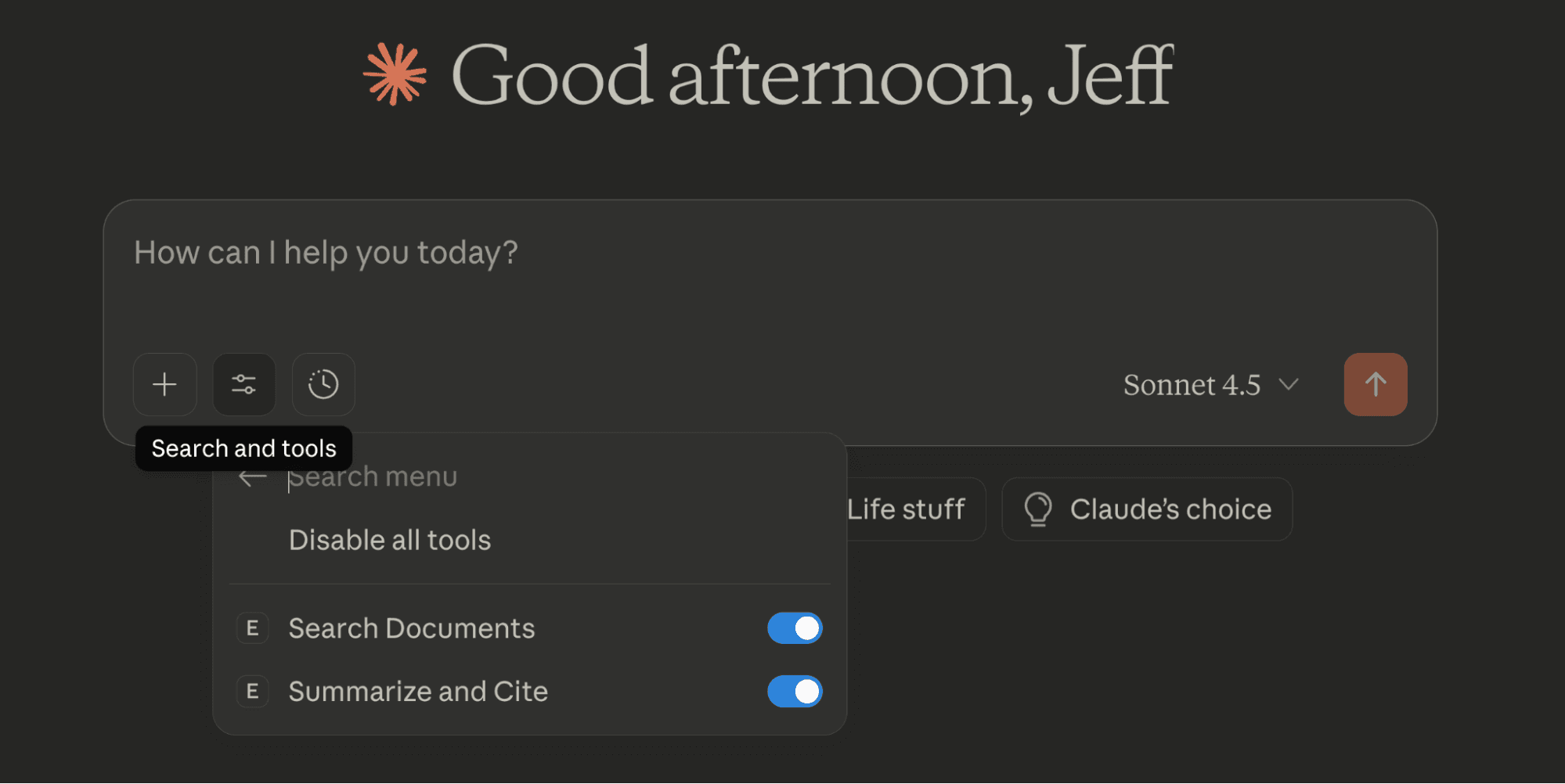 Página do Claude 4.5 Sonnet, com a observação, "Boa tarde, Jeff. Como posso ajudar você hoje?"